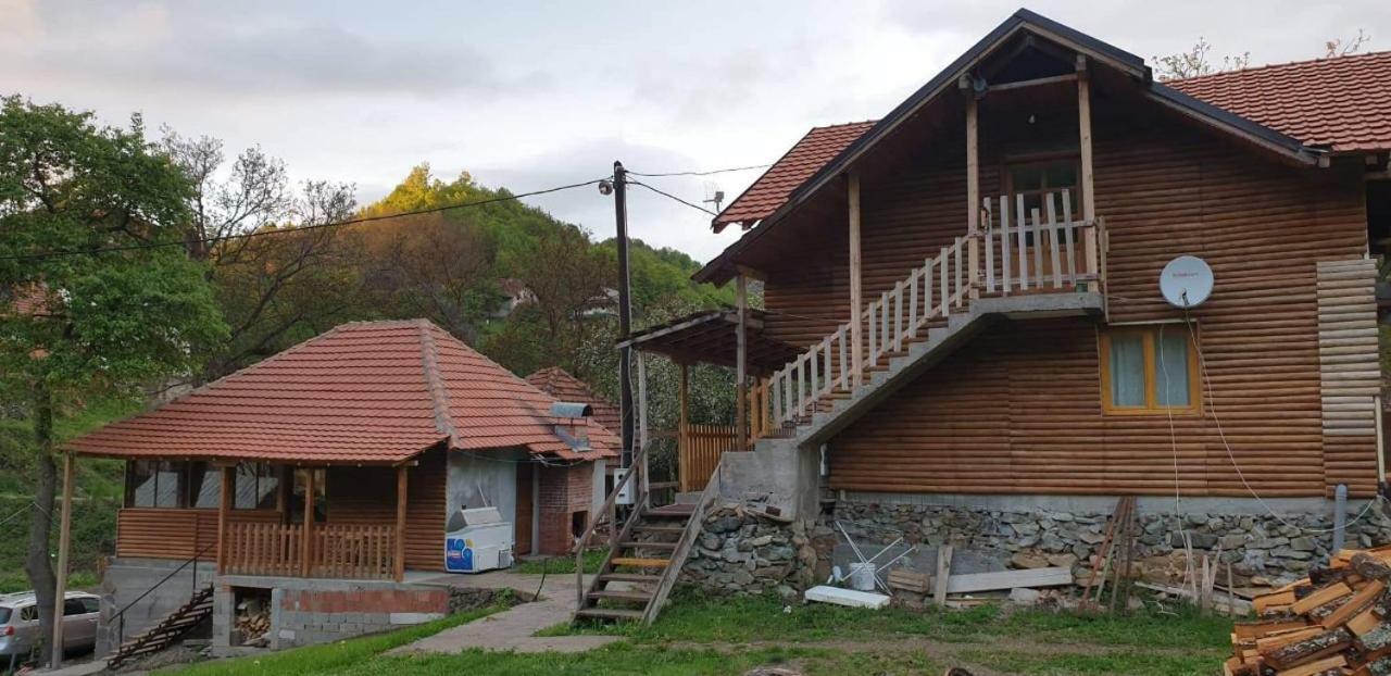 Domacinstvo Kod Gere Bed & Breakfast Crni Vrh Exterior foto