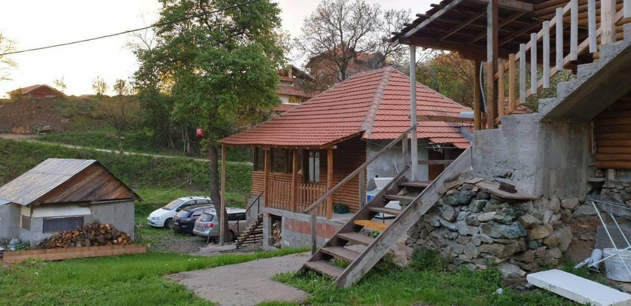 Domacinstvo Kod Gere Bed & Breakfast Crni Vrh Exterior foto