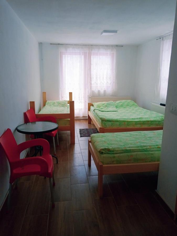 Domacinstvo Kod Gere Bed & Breakfast Crni Vrh Exterior foto